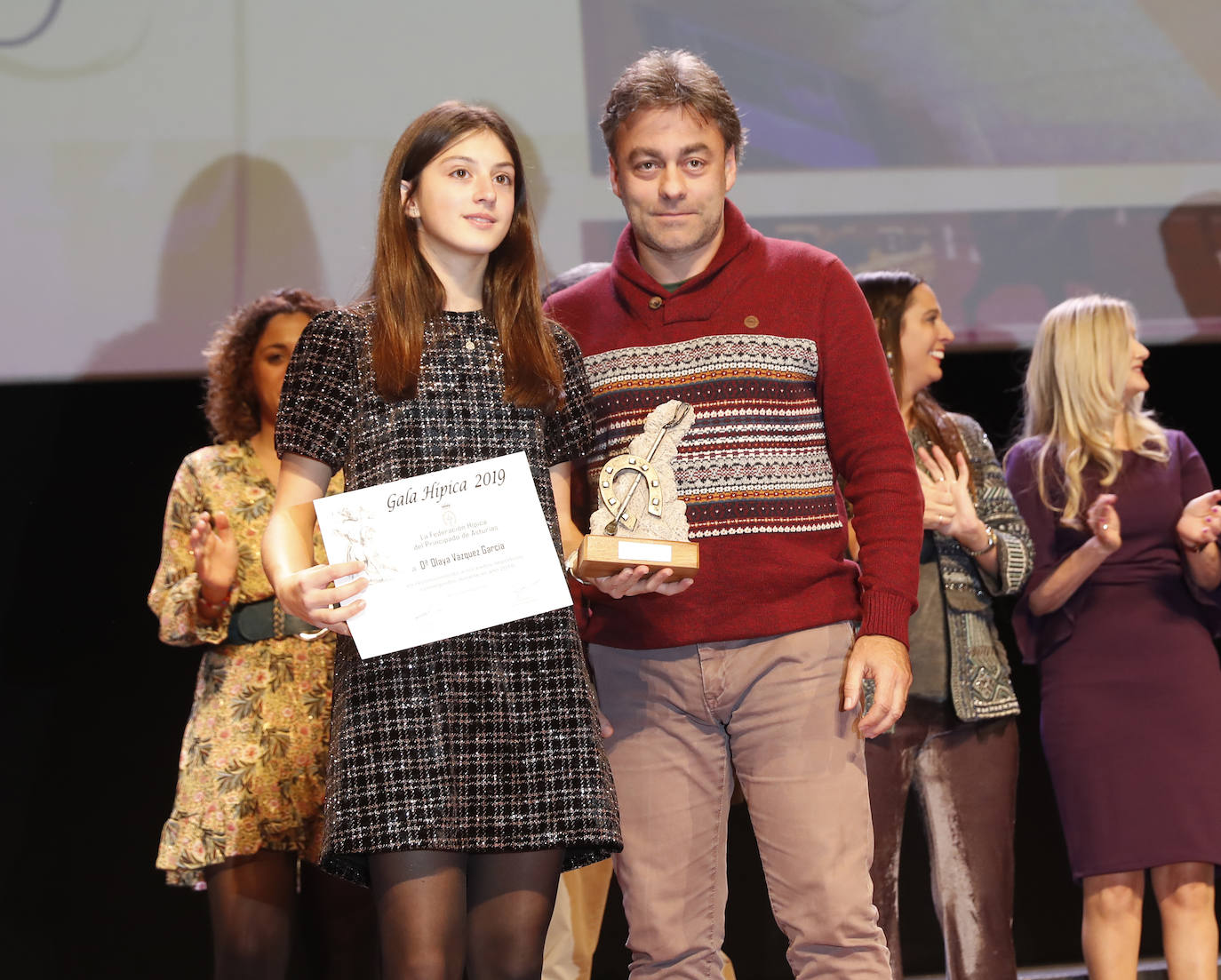 La Federación Hípica del Principado de Asturias organizó la Gala Hípica que sirvió para homenajear a los deportistas destacados en el año 2019 en el Auditorio de la Laboral Ciudad de la Cultura