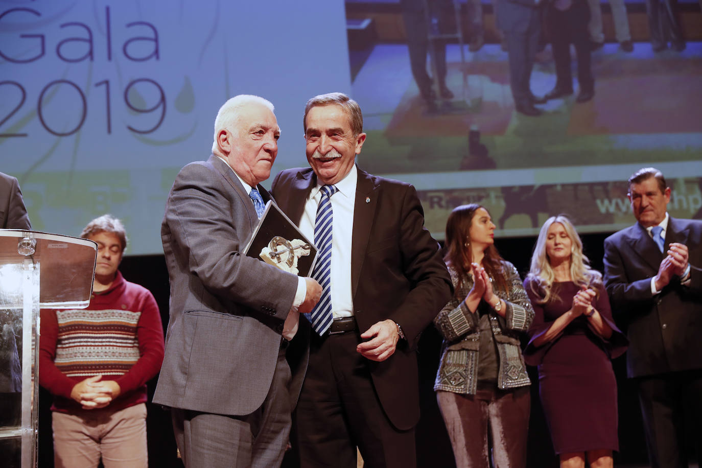 La Federación Hípica del Principado de Asturias organizó la Gala Hípica que sirvió para homenajear a los deportistas destacados en el año 2019 en el Auditorio de la Laboral Ciudad de la Cultura