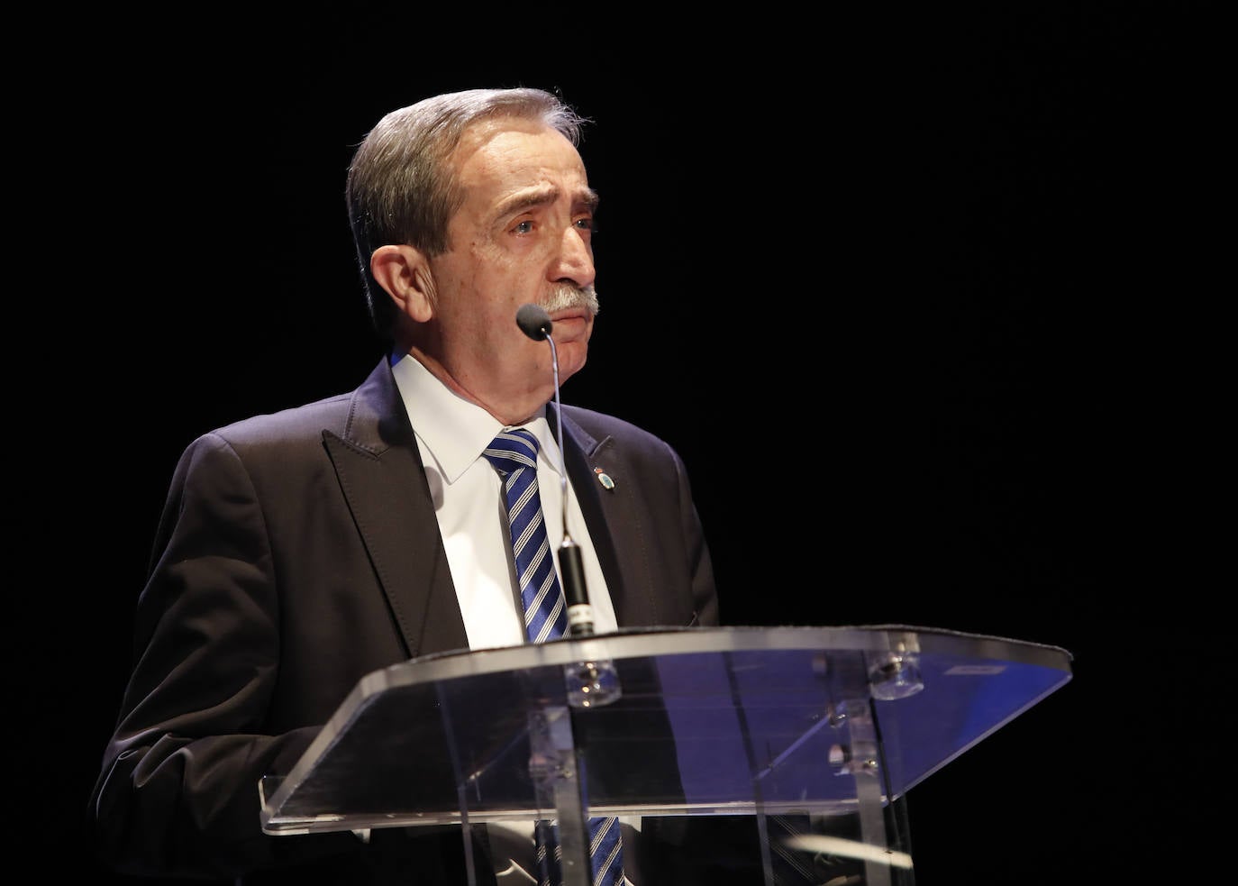 La Federación Hípica del Principado de Asturias organizó la Gala Hípica que sirvió para homenajear a los deportistas destacados en el año 2019 en el Auditorio de la Laboral Ciudad de la Cultura