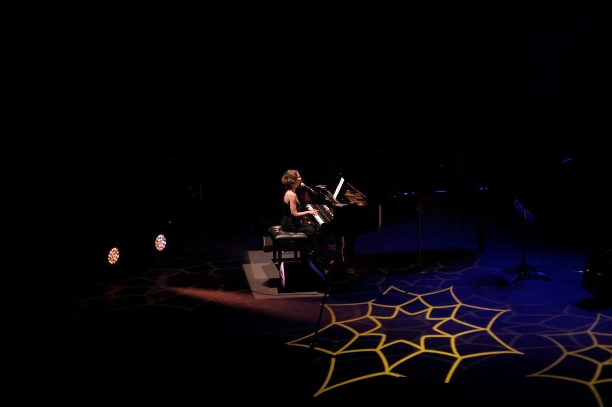 Dulce Pontes, anoche en su concierto en Gijón. 