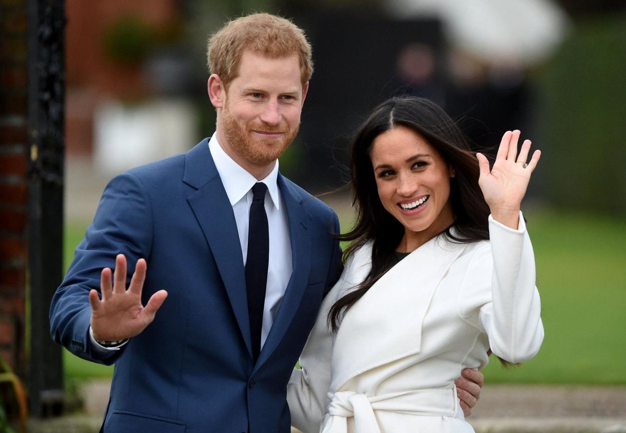 Harry y Meghan, el día de su pedida de mano. Entonces todo eran sonrisas. :: AFP