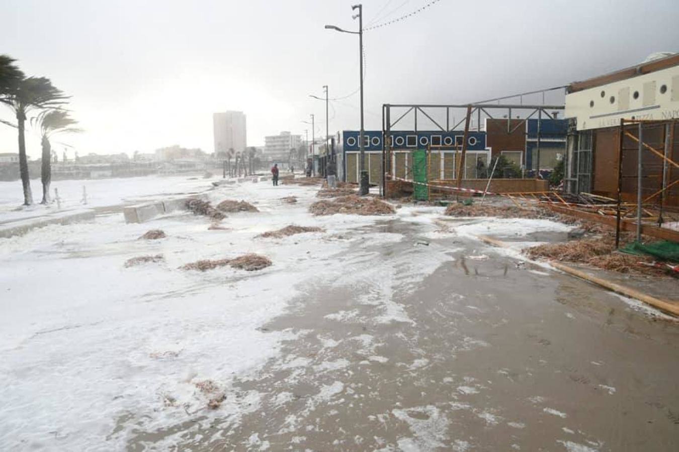 El mediterráneo sufre el envite de 'Gloria', la borrasca que ha marcado récords con olas de más de 10 metros.