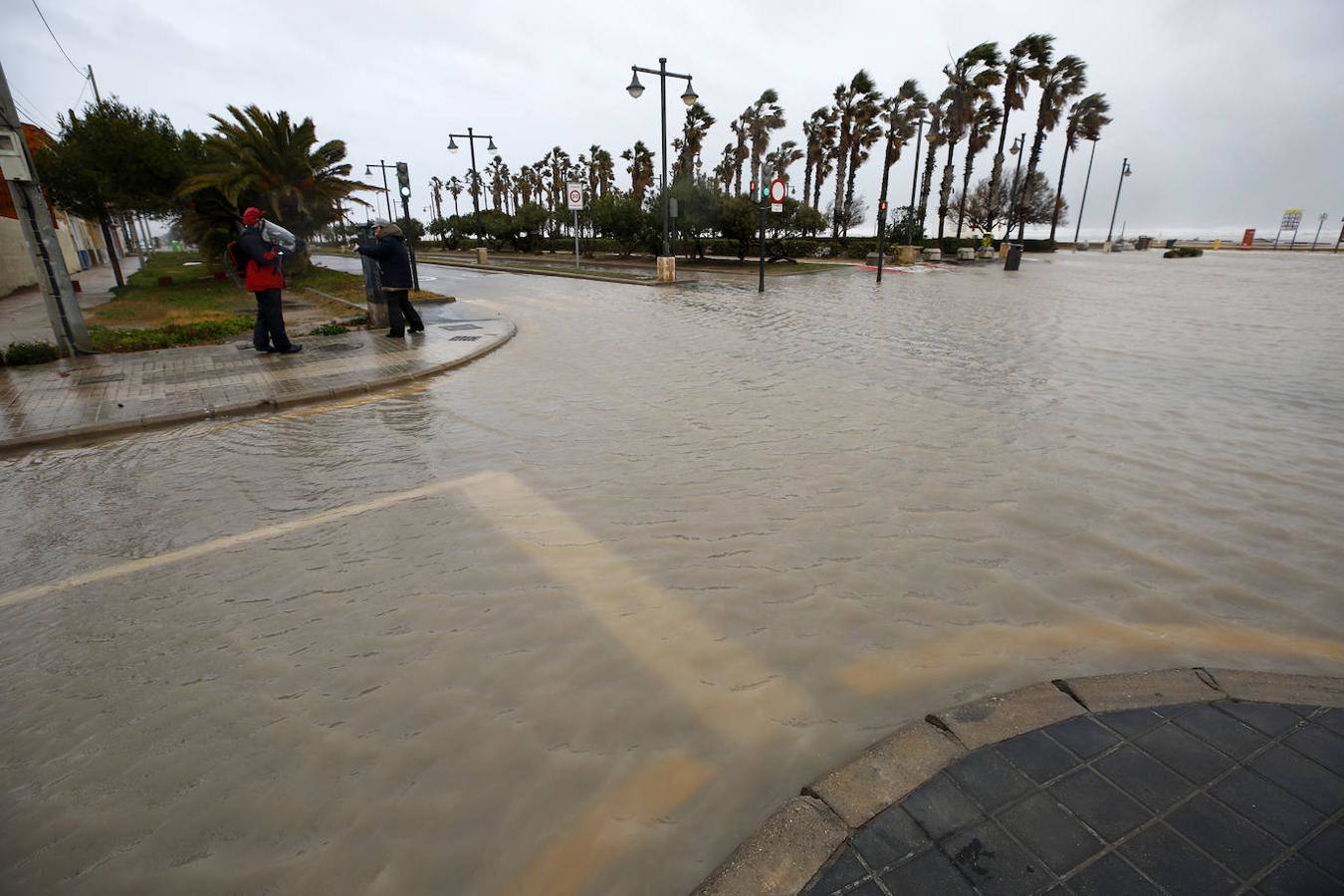 El mediterráneo sufre el envite de 'Gloria', la borrasca que ha marcado récords con olas de más de 10 metros.