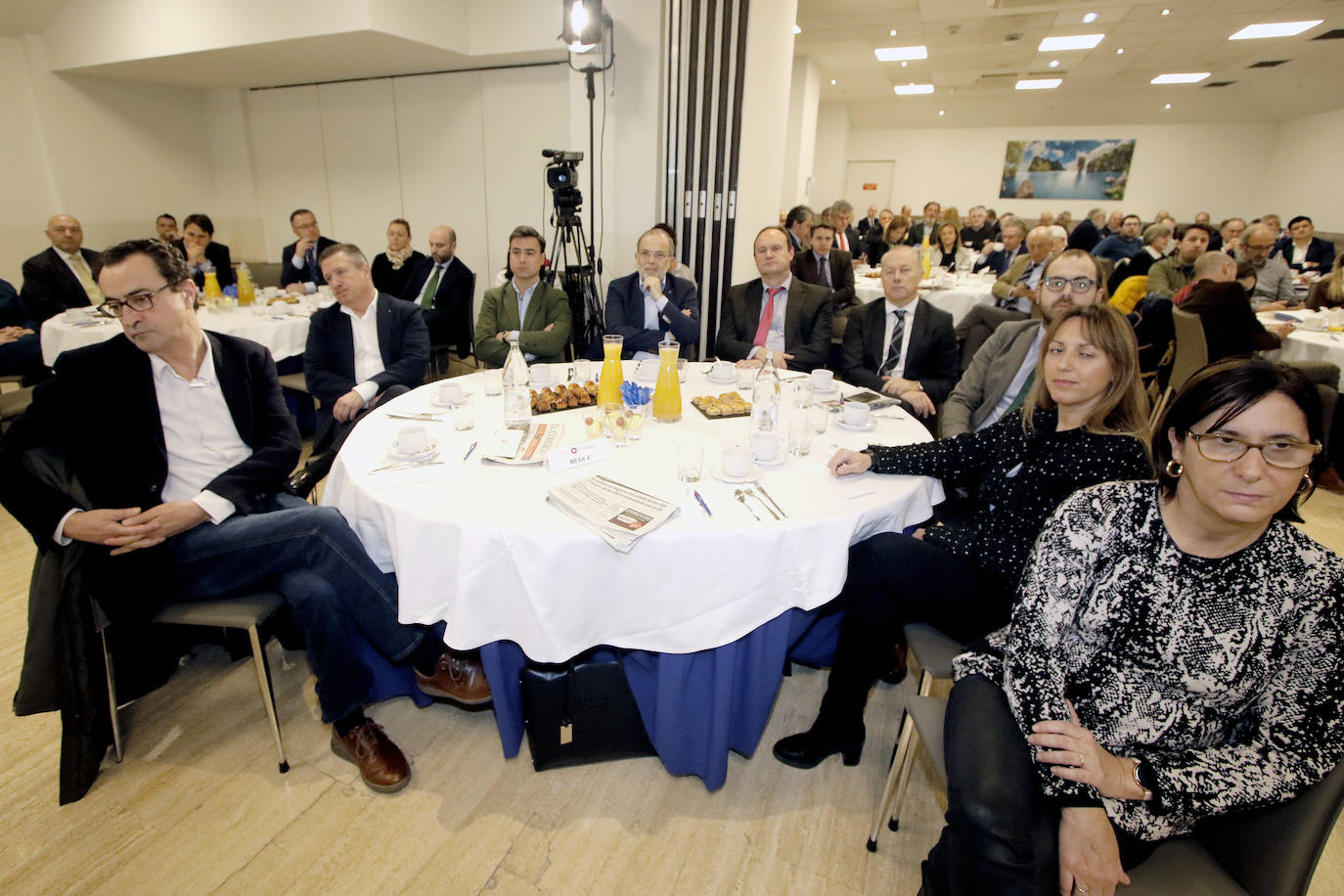El Fórum de EL COMERCIO ha reunido a los concejales de Gijón, Oviedo y Avilés, Aurelio Martín, Ignacio Cuesta y Pelayo García, quienes han aportado las diferentes visiones asturianas sobre 'El futuro de la movilidad en las ciudades asturianas'. 