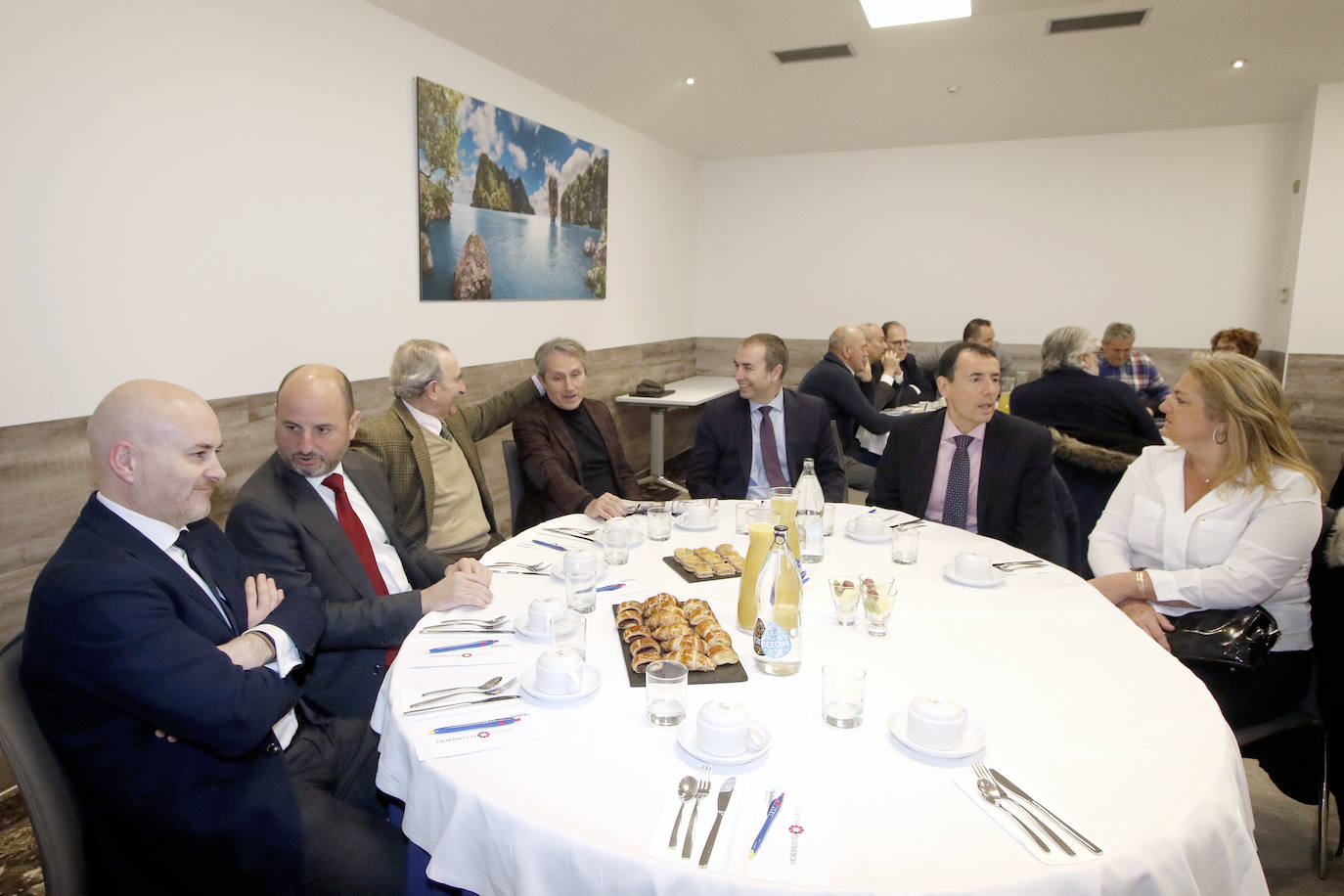 El Fórum de EL COMERCIO ha reunido a los concejales de Gijón, Oviedo y Avilés, Aurelio Martín, Ignacio Cuesta y Pelayo García, quienes han aportado las diferentes visiones asturianas sobre 'El futuro de la movilidad en las ciudades asturianas'. 