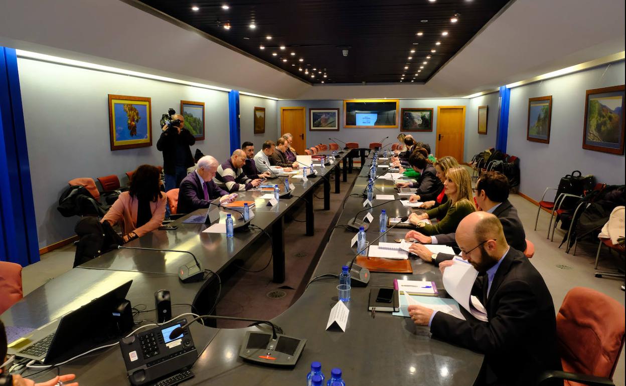 Los agentes sociales y las administraciones han celebrado la cuarta reunión de la Comisión Mixta 