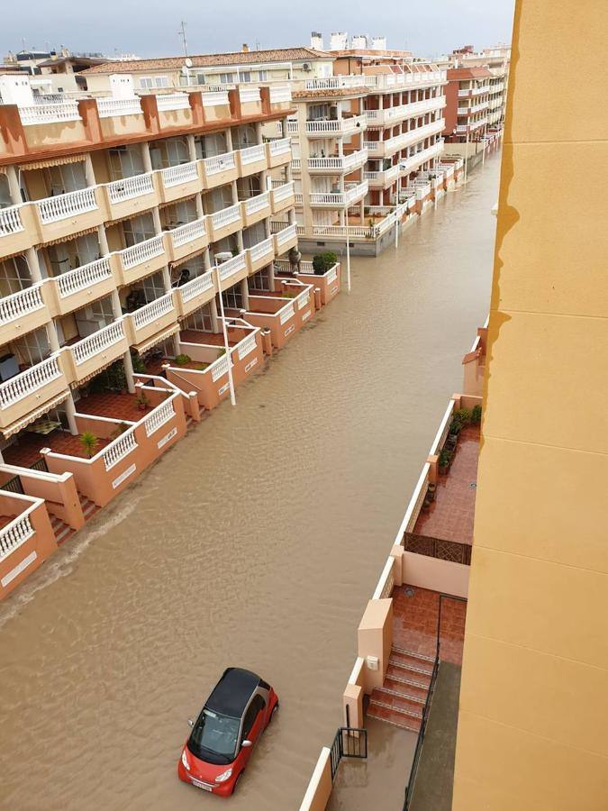El temporal amaina tras dejar a su paso todo el litoral destrozado y lluvias de 800 litros, granizadas cerca del mar, desbordamiento de ríos, olas de hasta ocho metros, nevadas copiosas de casi 90 centímetros de espesor, rescates, pueblos aislados...