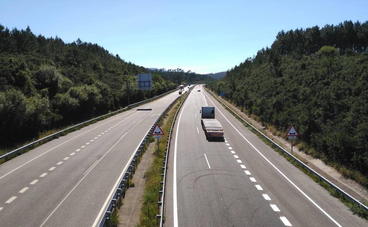 La A-8, a su paso por el Occidente asturiano.