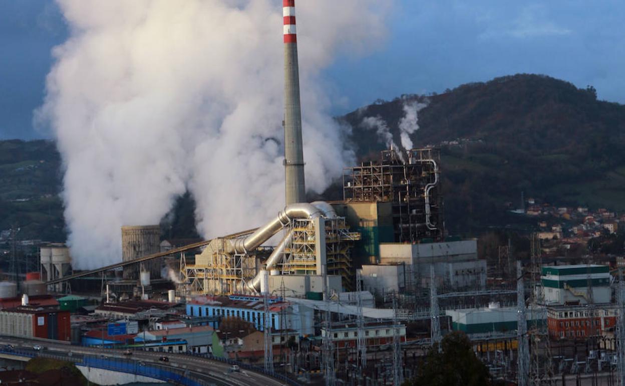Instalaciones de la central térmica de Lada, en Langreo. :: j. m. pardo