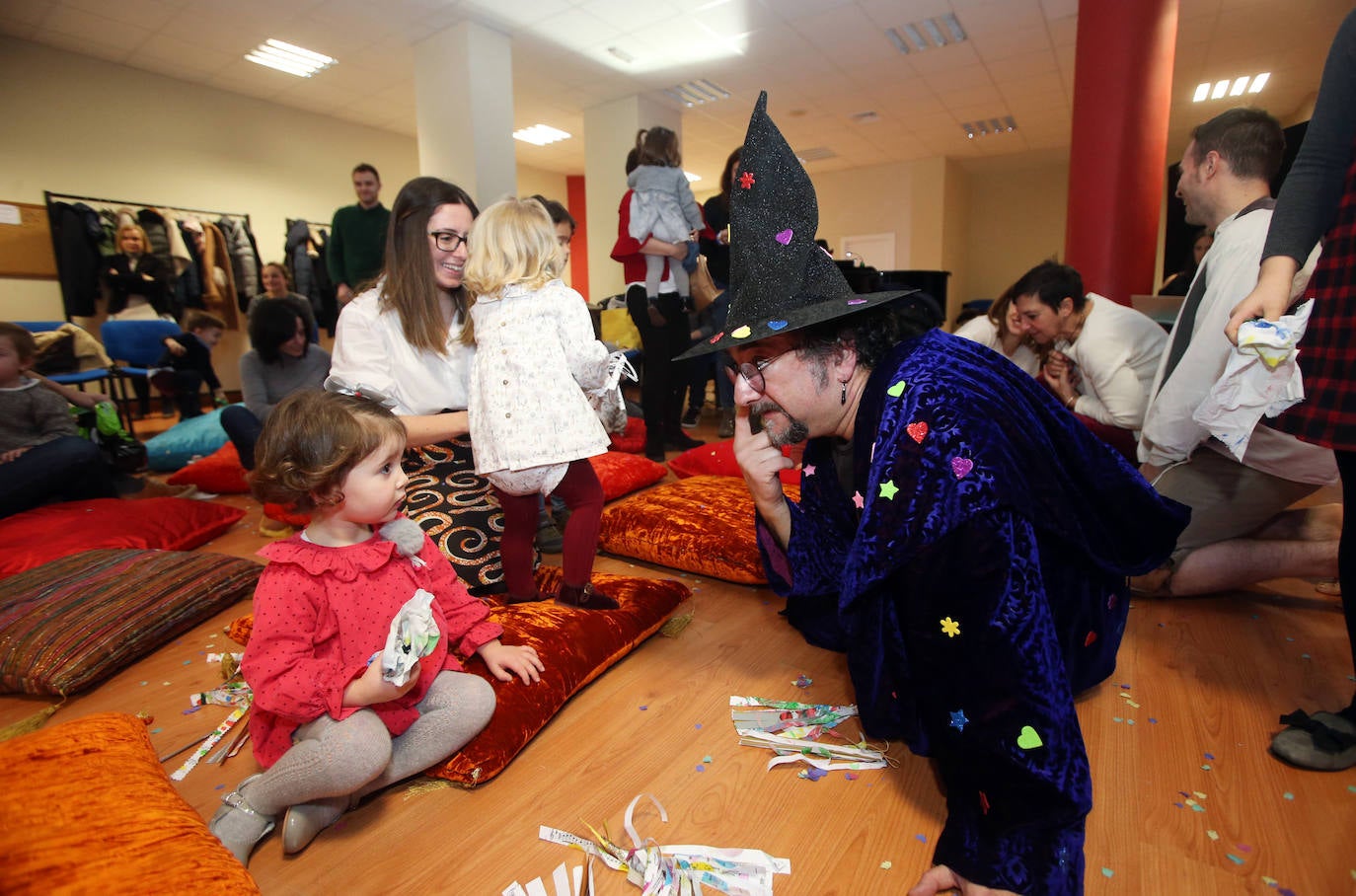 El coliseo ovetense abre sus puertas a niños de entre dos y tres años para que puedan disfrutar y participar de una ópera como colofón a un proyecto piloto desarrollado por la Universidad de Oviedo durante los últimos meses. 