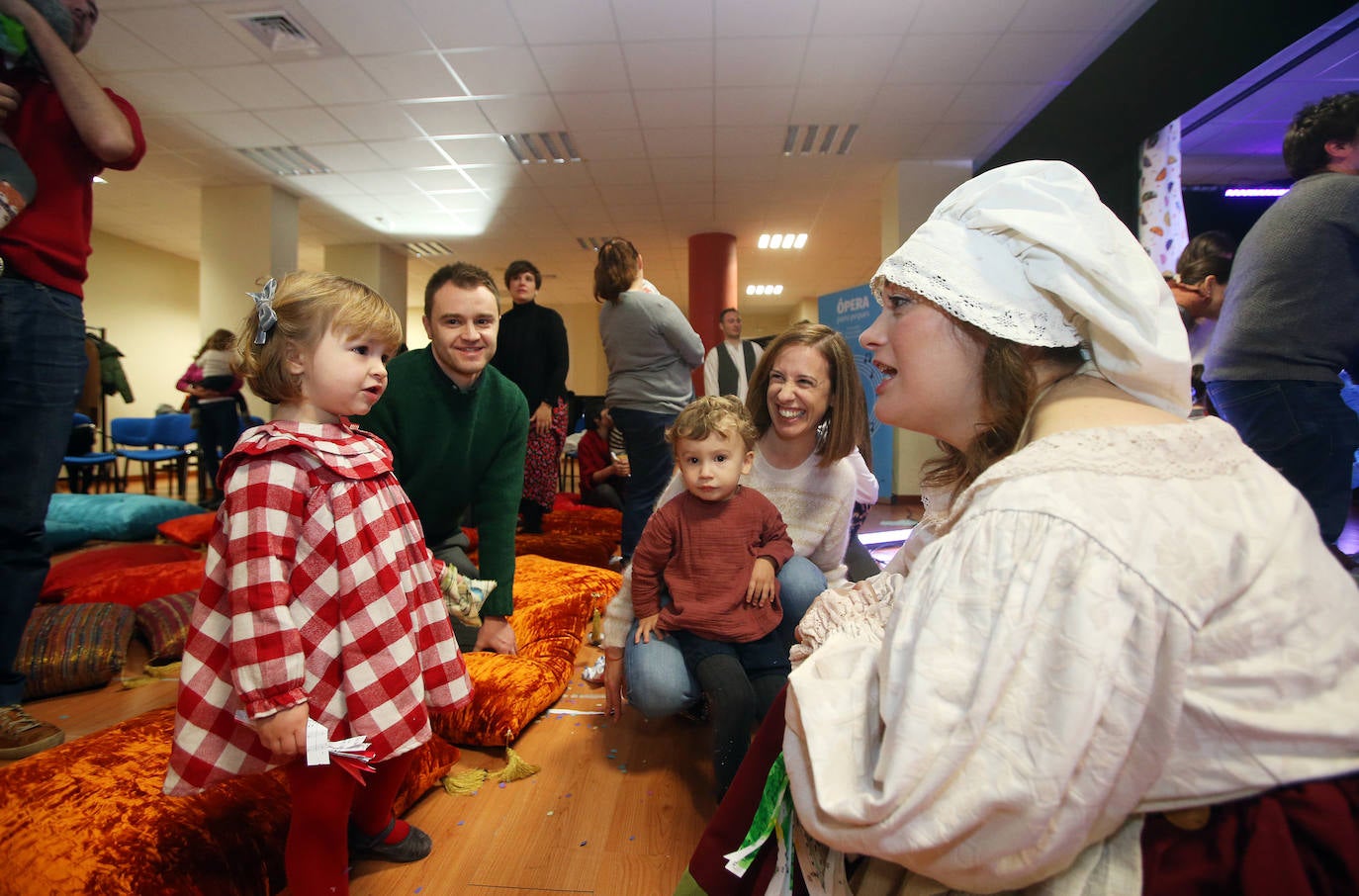 El coliseo ovetense abre sus puertas a niños de entre dos y tres años para que puedan disfrutar y participar de una ópera como colofón a un proyecto piloto desarrollado por la Universidad de Oviedo durante los últimos meses. 