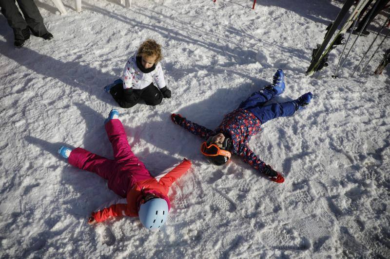 Pajares celebra el Día Mundial de la Nieve con múltiples actividades durante toda la jornada de este sábado. La estación de Fuentes de Invierno se une también a esta celebración.