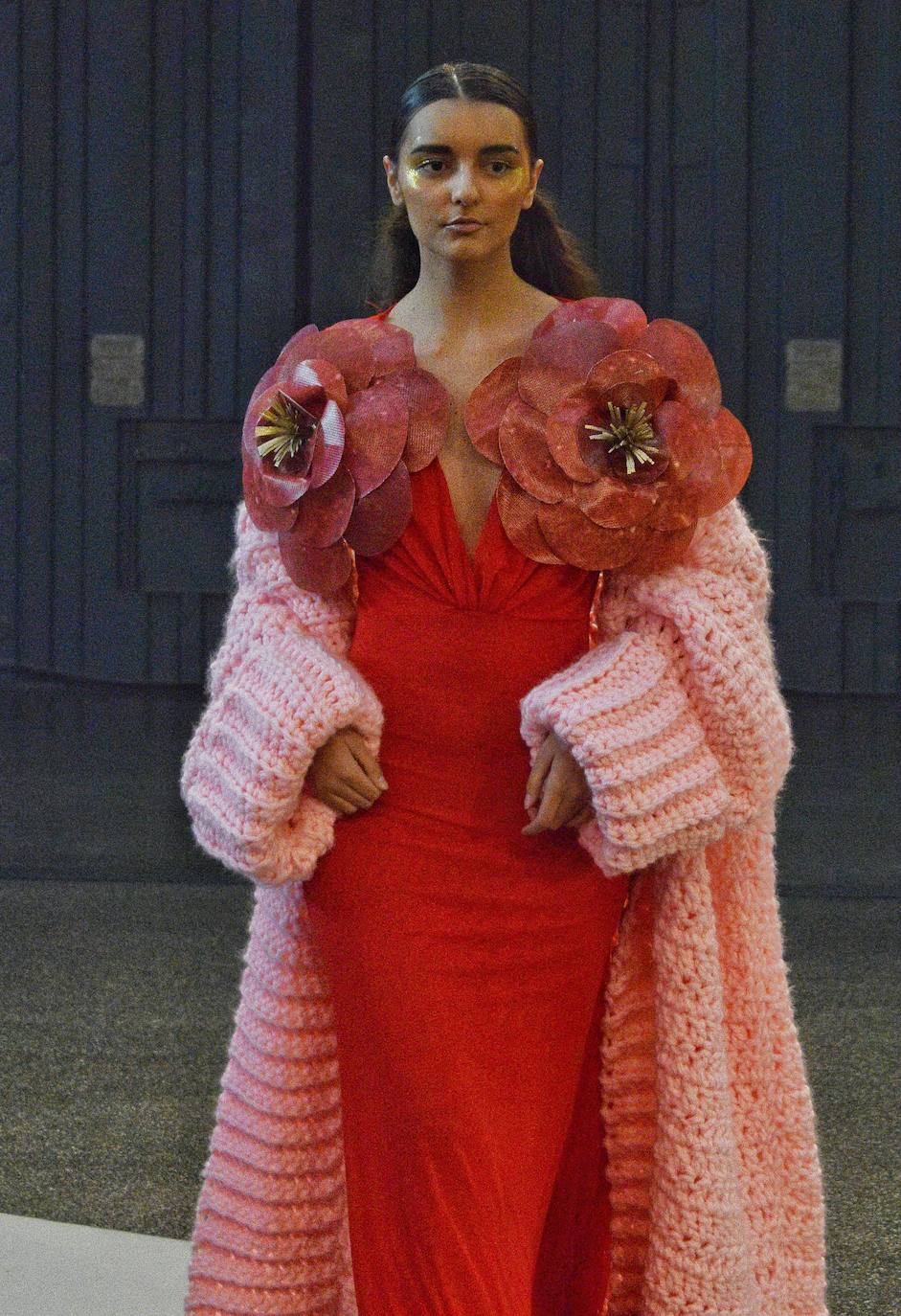 Los diseños de la asturiana desfilaron este lunes por la pasarela de la Mercedes-Benz Fashion Week. El trabajo se enmarca en la iniciativa Forests for Fashion que PEFC desarrolla en colaboración con Naciones Unidas. 