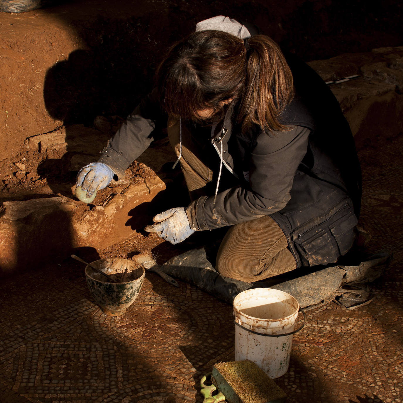 El informe arqueológico de la villa de La Estaca confirma que cuenta con el mayor y más rico repertorio decorativo de todas las casas romanas documentadas en la región