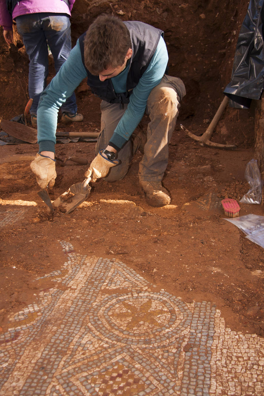 El informe arqueológico de la villa de La Estaca confirma que cuenta con el mayor y más rico repertorio decorativo de todas las casas romanas documentadas en la región