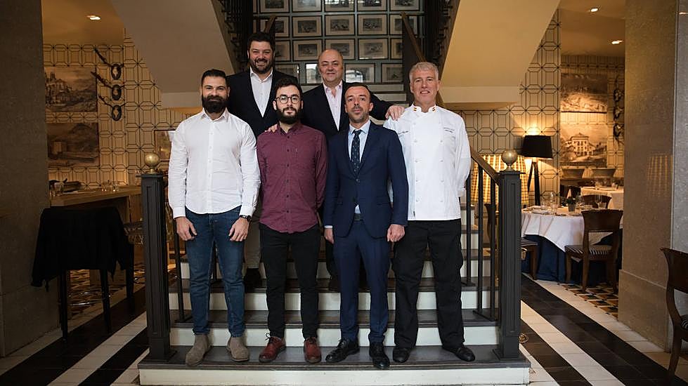 De izquierda a derecha, Elías Antuña, Juan Murillo Quirós, Miguel Martínez, Javier Fernández Hidalgo, David Gutiérrez y Javier Agustín, en Hispania, en pleno corazón de la City. 