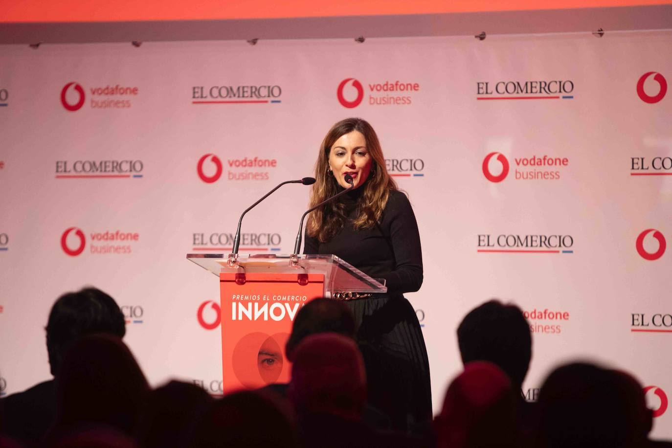 EL COMERCIO galardona, en colaboración con Vodafone, a CAPSA, el Grupo Baldajos, Alimerka y el Ayuntamiento de Siero por su gestión del cambio