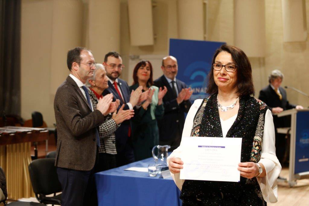 Casi medio centenae de estudiantes de Secundaria y Formación Profesional de Asturias recogieron este jueves los Premios al Alumnado que otorga el Principado. 