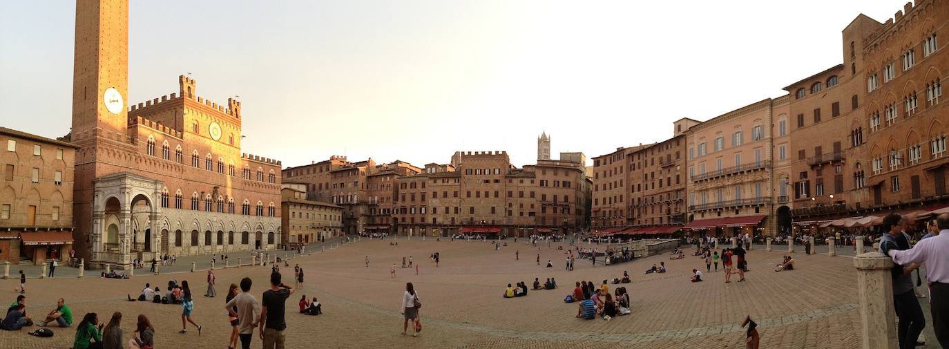 Piazza del Campo (Siena, Italia) 