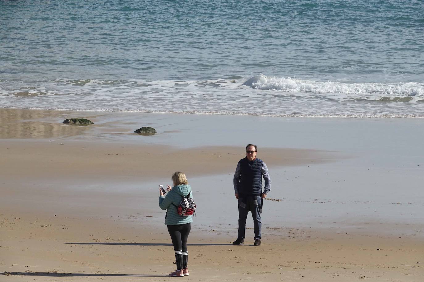 Un anticiclón sobre el norte de África es el responsable de este 'veranillo' que durará hasta el martes, según confirma la Aemet