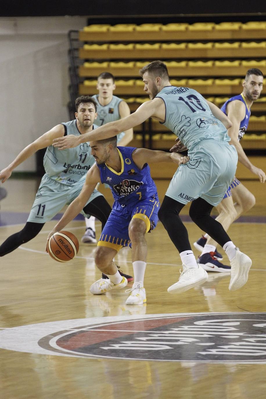 El conjunto ovetense se impuso al Ourense, consiguiendo así su segudna victoria consecutiva.