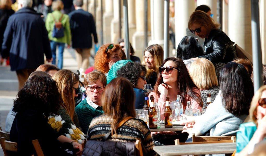 Un anticiclón sobre el norte de África es el responsable de este 'veranillo' que durará hasta el martes, según confirma la Aemet