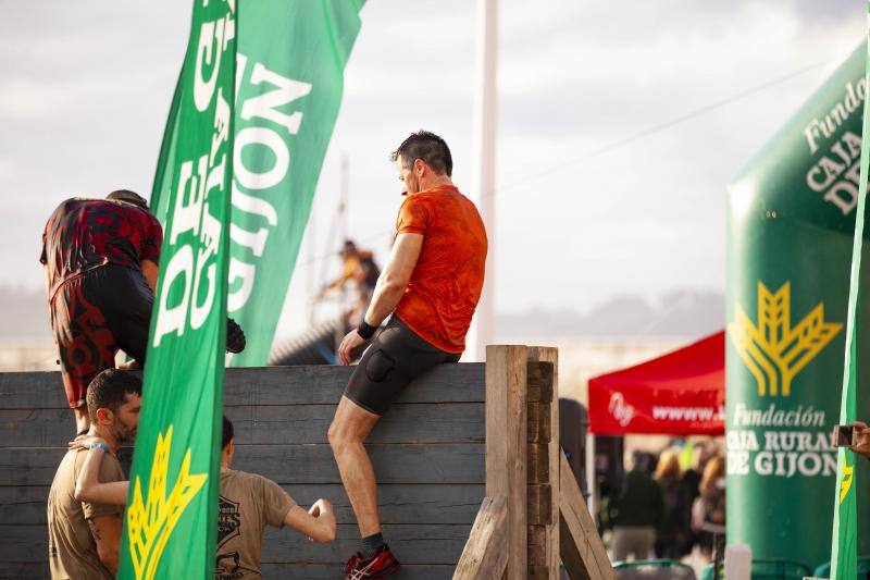 El entorno de Cimadevilla y el Puerto deportivo de Gijón acogieron este sábado la celebración de la Urban Race Gijón.