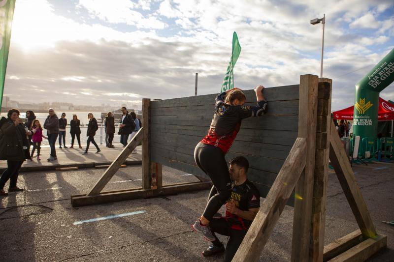 El entorno de Cimadevilla y el Puerto deportivo de Gijón acogieron este sábado la celebración de la Urban Race Gijón.