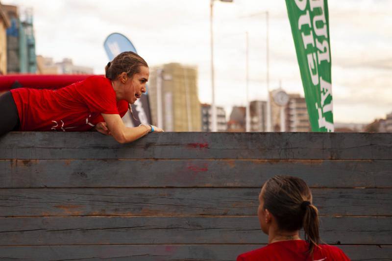El entorno de Cimadevilla y el Puerto deportivo de Gijón acogieron este sábado la celebración de la Urban Race Gijón.