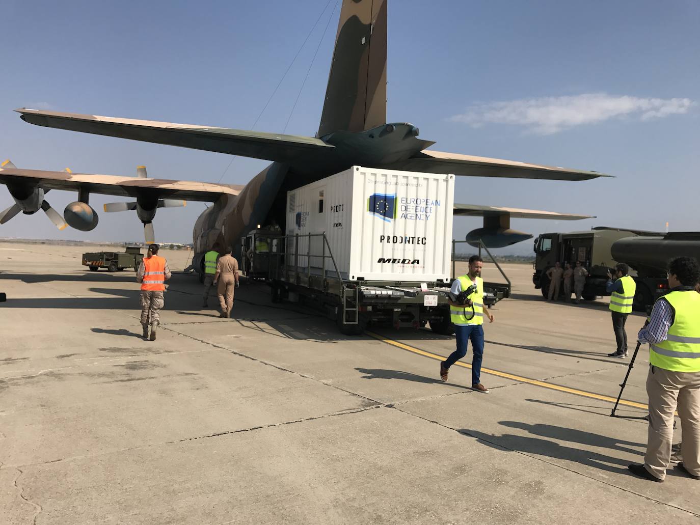 Despliegue en Zaragoza en mayo 2017 de la fábrica móvil de FA aerotransportable.