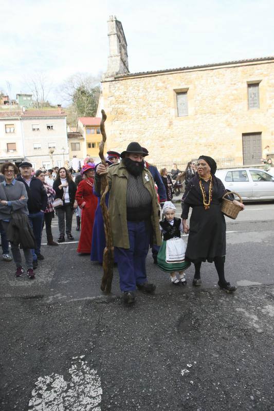 Esta fiesta fue una ocasión especial para reivindicar la asturiania y denunciar la situación de la región a través del humor 