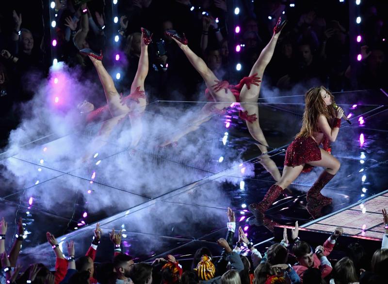 Jennifer Lopez y Shakira arrasan en la Super Bowl más latina de la historia