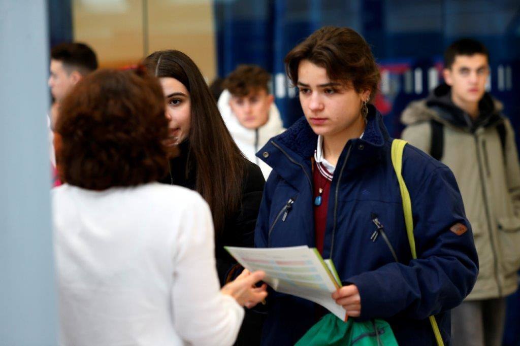 Más de 7.000 alumnos pasarán por los stands de la diferentes escuelas y facultades que la Universidad de Oviedo Palacio de Exposiciones y Congresos de la capital asturiana. La EBAU para la gran mayoría tendrá lugar los días 3, 4 y 5 de junio.