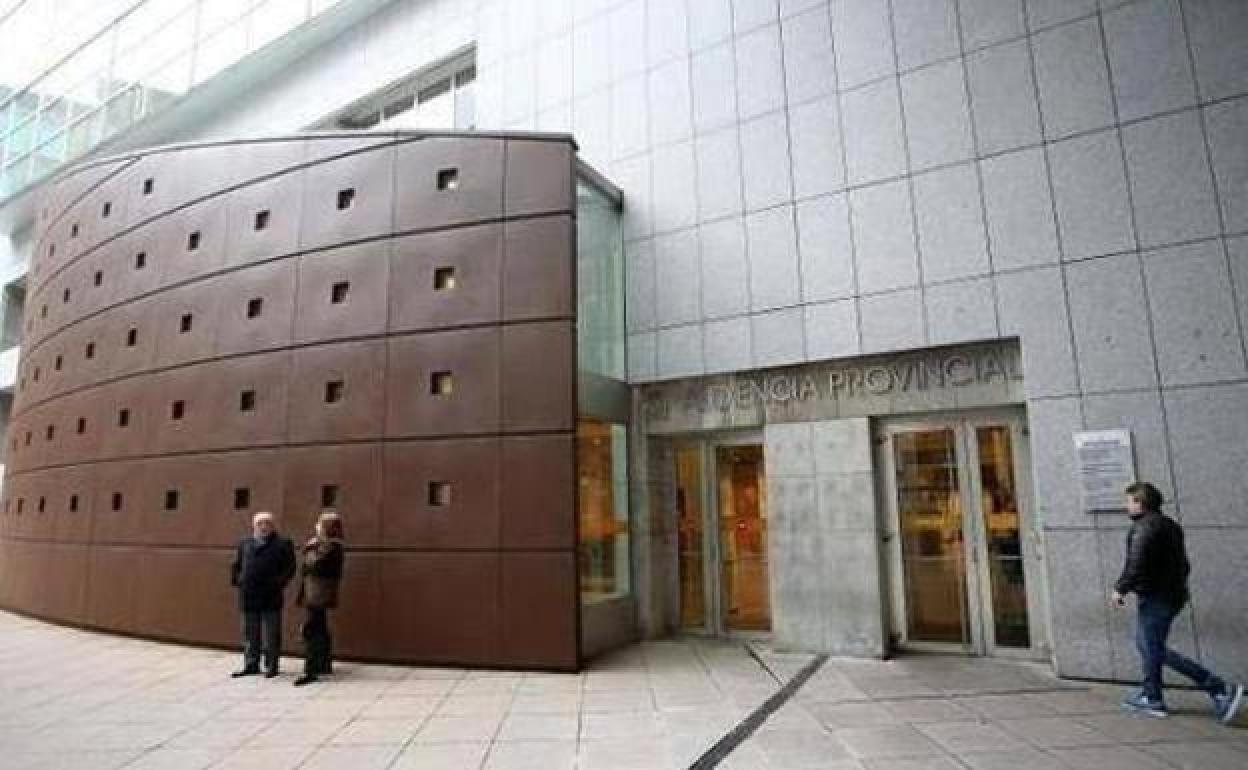 Condenado a dos años de prisión el profesor de Nava acusado de abuso sexual a un menor