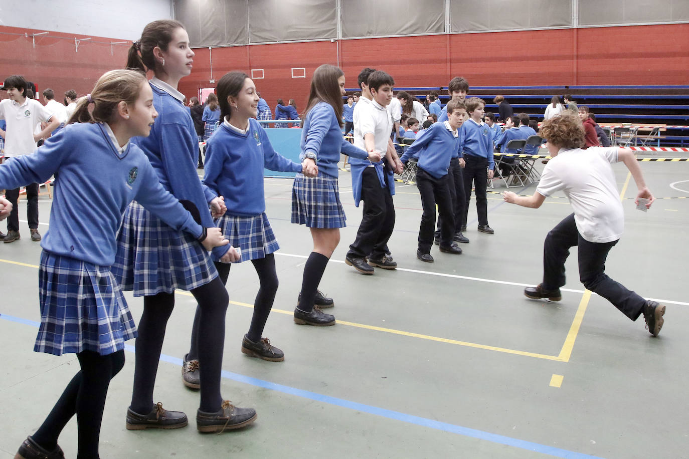 El colegio gijonés celebra el Día del Bocata con múltiples actividades.