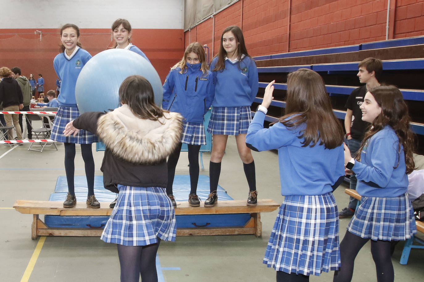 El colegio gijonés celebra el Día del Bocata con múltiples actividades.