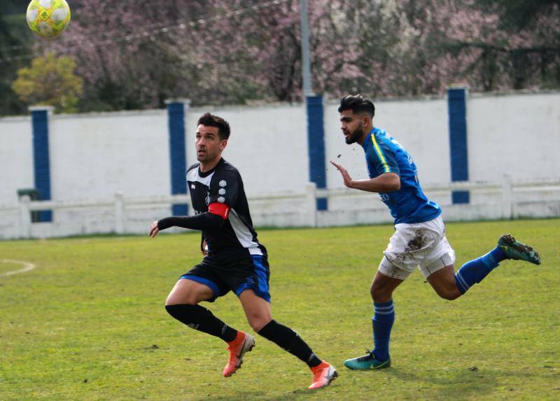 Fotos: San Martin 0-2 Real Avilés, en imágenes