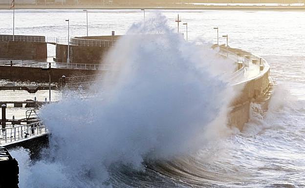 Playa de San Lorenzo esta tarde.