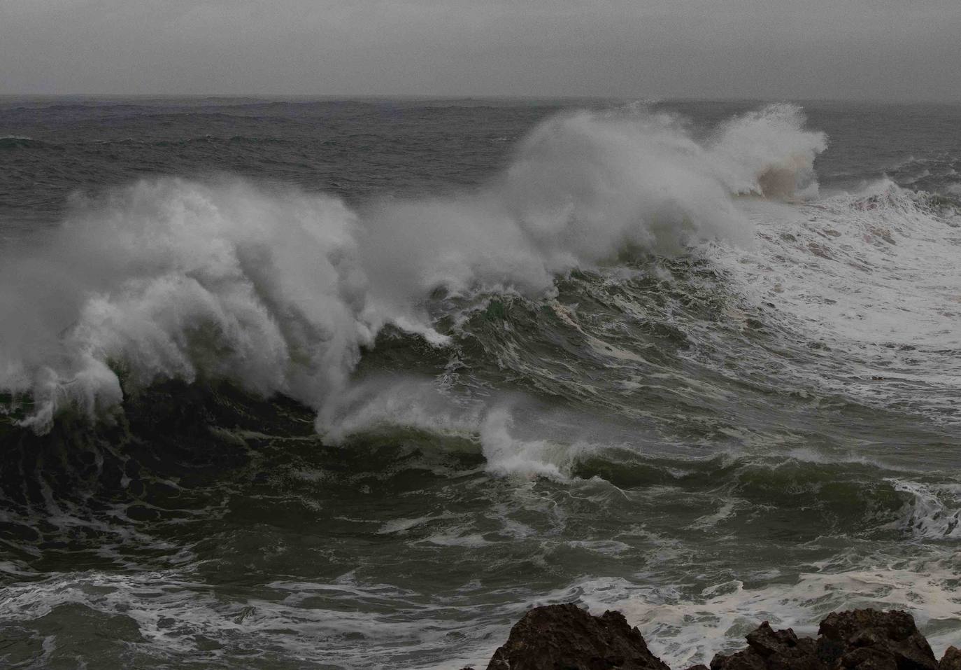 Fotos: Las imágenes que deja el fuerte oleaje en Asturias