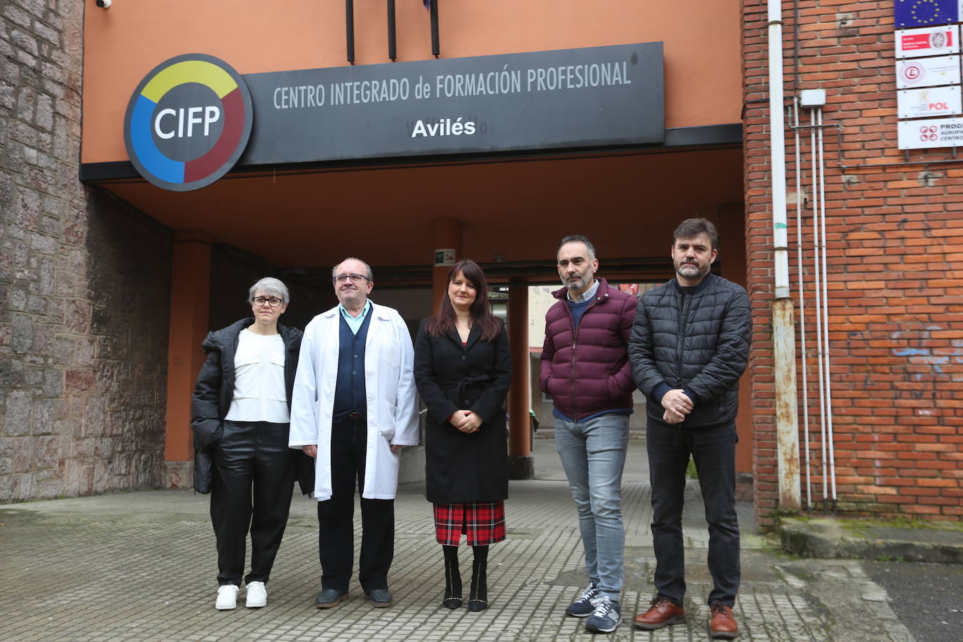 Ciudadanos visitó las instalaciones del CIFP Avilés junto a su director. 
