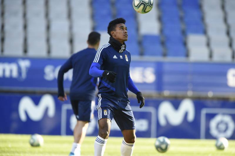 Los jugadores del Real Oviedo han preparado este jueves el encuentro del próximo sábado ante el Alcorcón en el estadio Carlos Tartiere. 