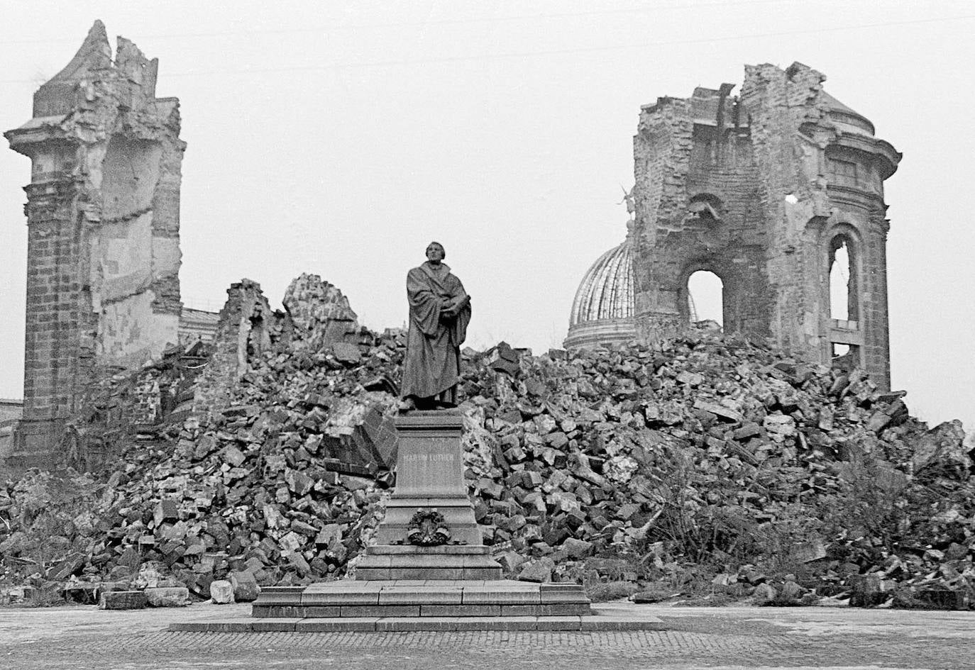 El ataque a la ciudad sajona, el 13 de febrero de 1945, es todavía hoy motivo de encendidas polémicas entre los historiadores