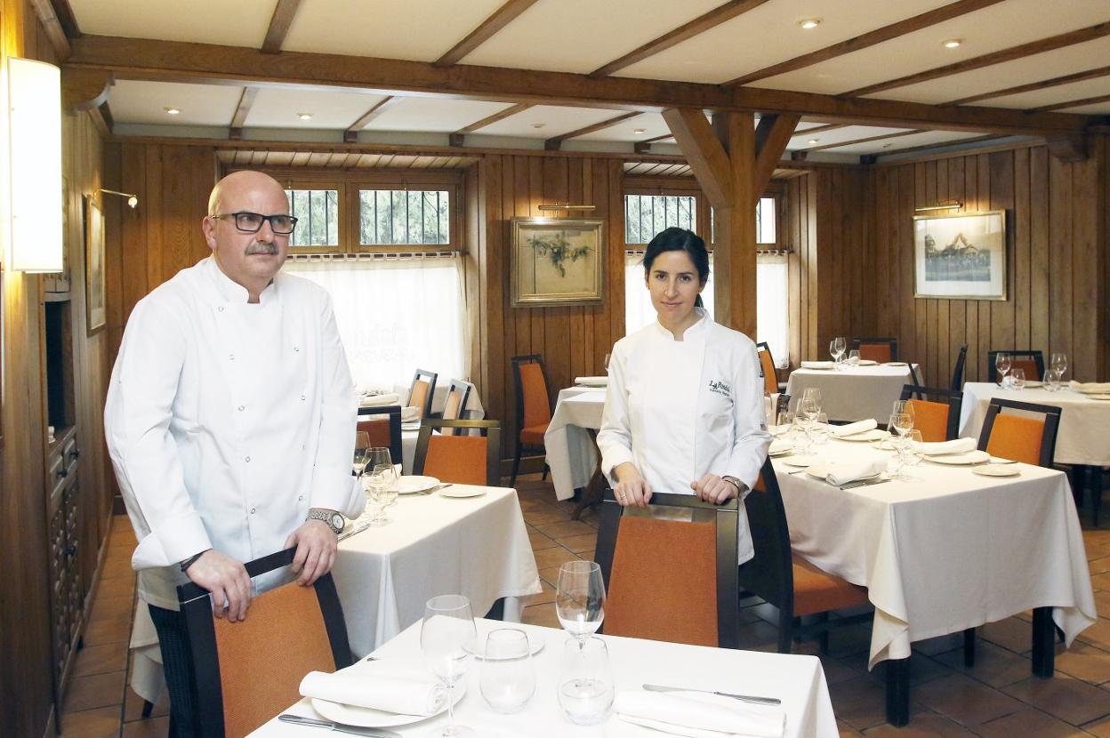 Armando Alonso y Adriana Riginelli, en el comedor de La Pondala. 