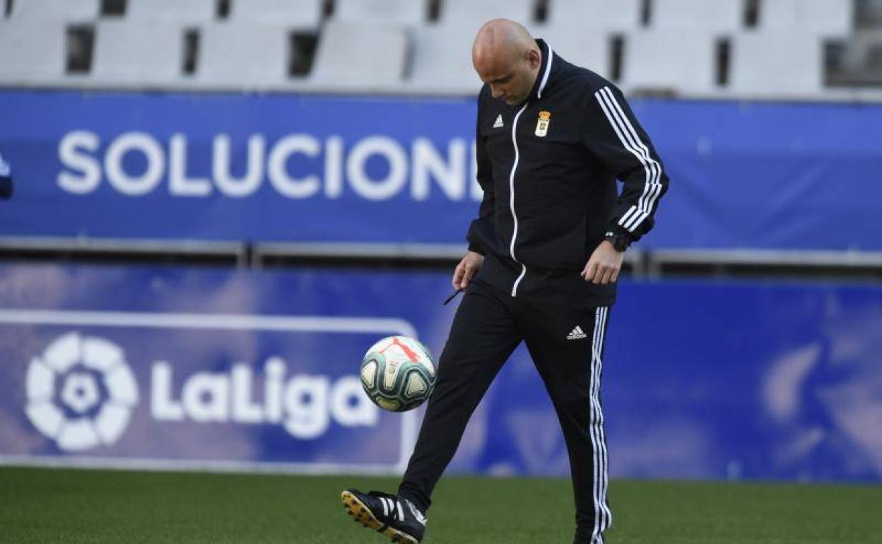 El entrenador del Real Oviedo, Javi Rozada. 