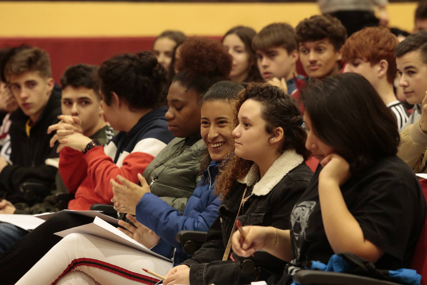 La alcaldesa de Gijón, Ana González, ha acudido a la inauguración de las Jornadas por el Día Internacional de la Mujer y la Niña en la Ciencia, que se celebran en la Escuela Politécnica de Ingenieros. 