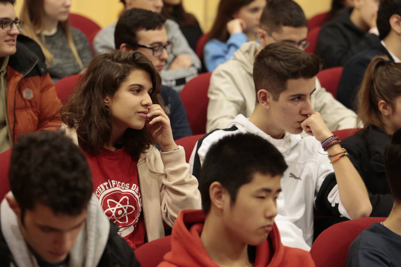 La alcaldesa de Gijón, Ana González, ha acudido a la inauguración de las Jornadas por el Día Internacional de la Mujer y la Niña en la Ciencia, que se celebran en la Escuela Politécnica de Ingenieros. 