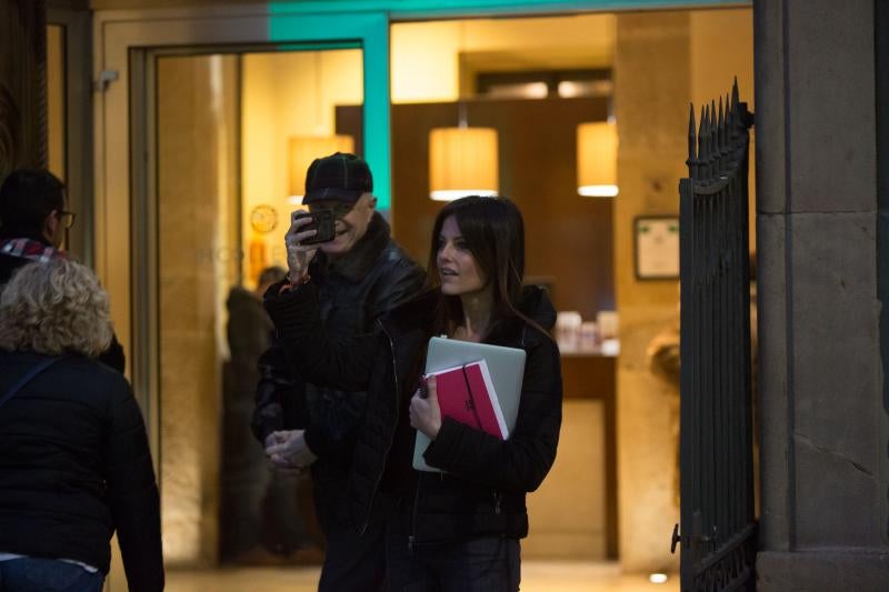 Fotos: Protesta en el acto de la escritora Cristina Seguí