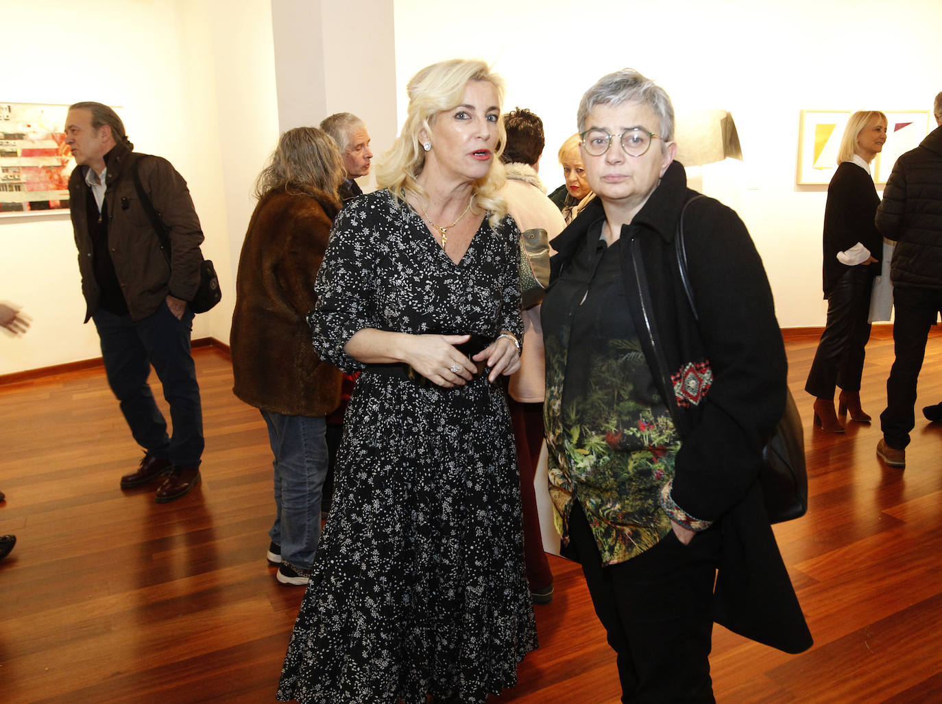 La galerista inaugura la exposición con la que celebra su aniversario