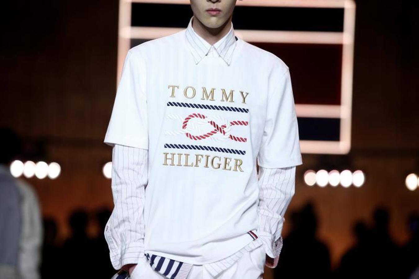 Fotos: Diversidad y moda sostenible en el desfile de Tommy Hilfiger