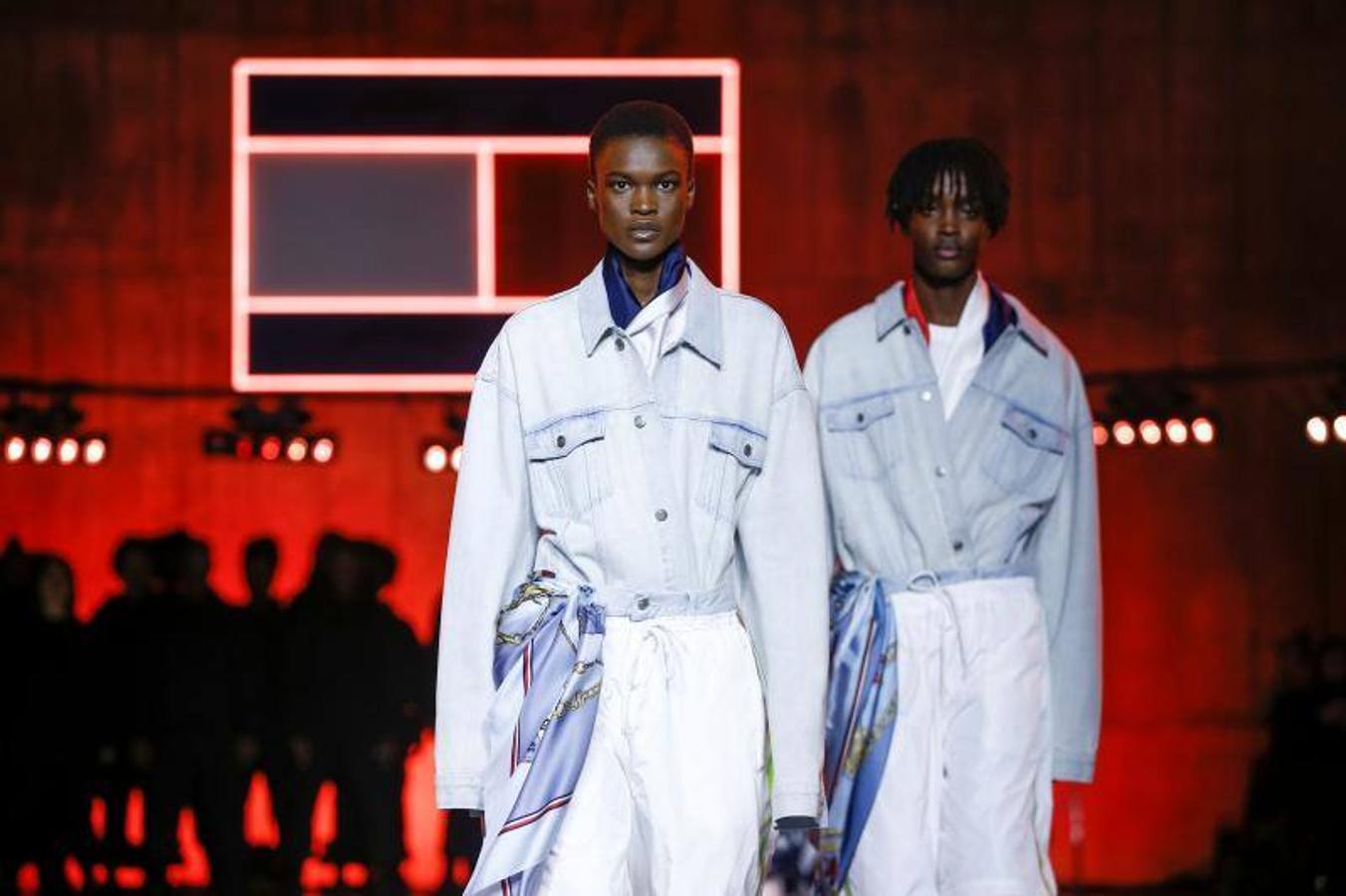 Fotos: Diversidad y moda sostenible en el desfile de Tommy Hilfiger